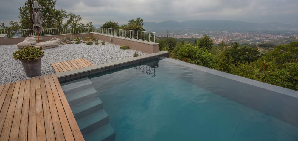 Realizzazione Piscina a sfioro